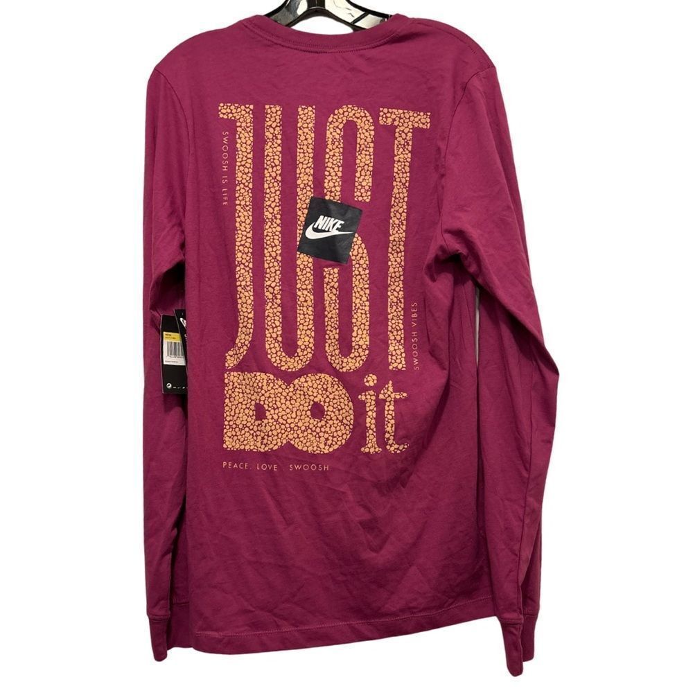 NWT SUPER RARE Nike Men’s Long-Sleeve Graphic Tee Swoosh Is Life Fuschia